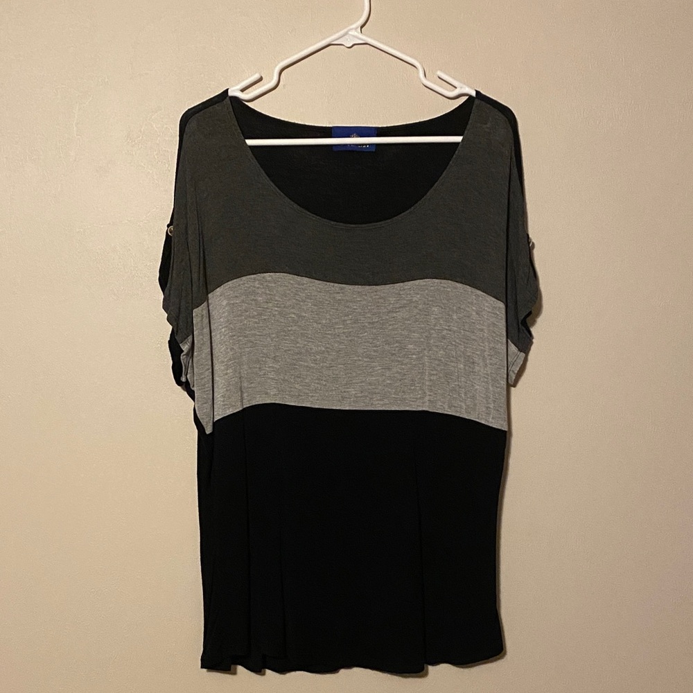 👚Simply Lara Black and Gray Women's Top
